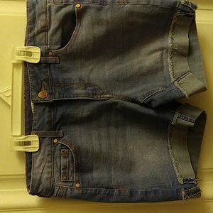 Celebrity Ink Size 3/26 blue jeans